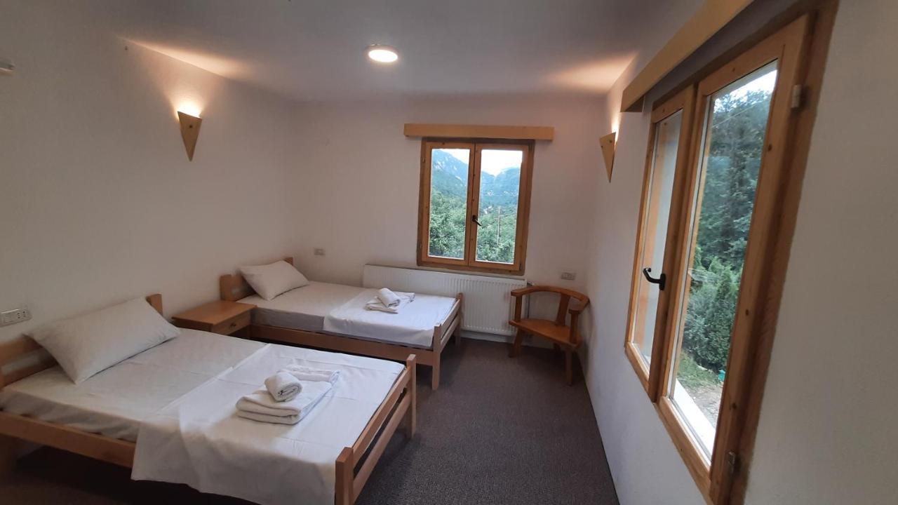 Hotel Ravnjak Dobrilovina Екстериор снимка