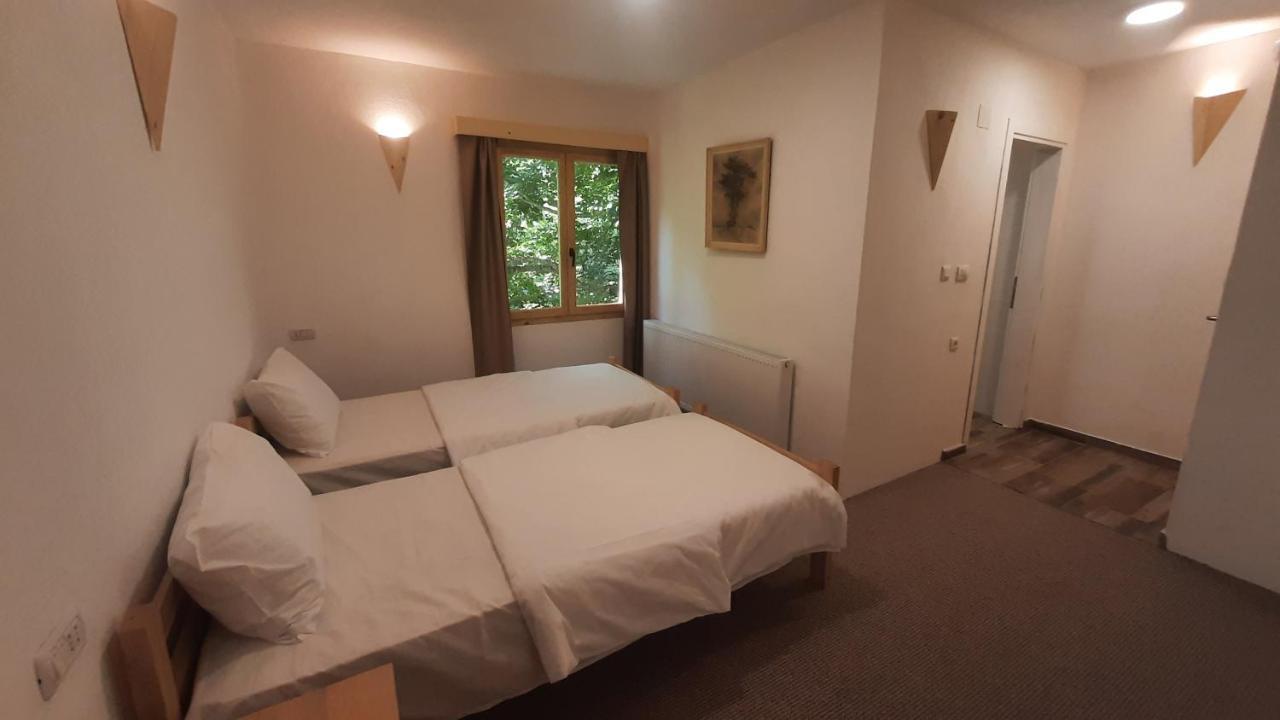 Hotel Ravnjak Dobrilovina Екстериор снимка